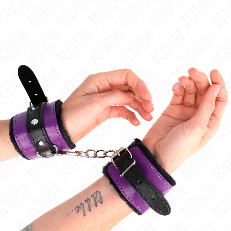 KINK Handfesseln mit Kunstfellfutter, Schwarz und Lila